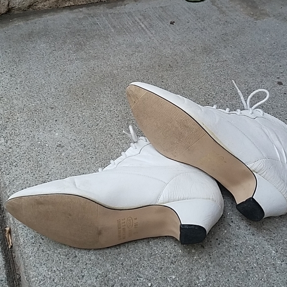 Rad white vintage granny boots! Size 4, 80s does Victorian - Picture 3 of 6